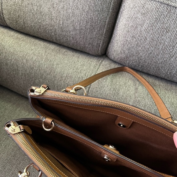 Nice Coach Purse in excellent condition, just missing the long strap. - Picture 7 of 7